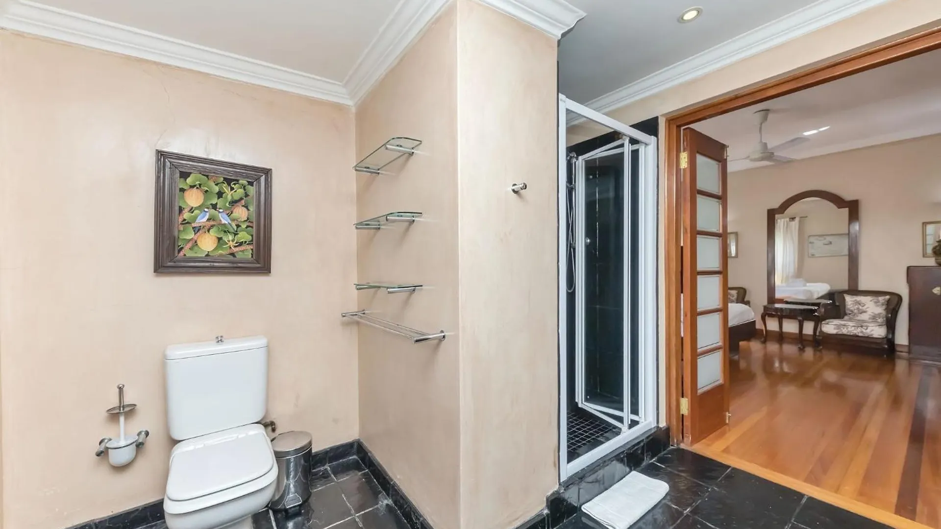 Charming Fresnaye Escape Apartment Cape Town