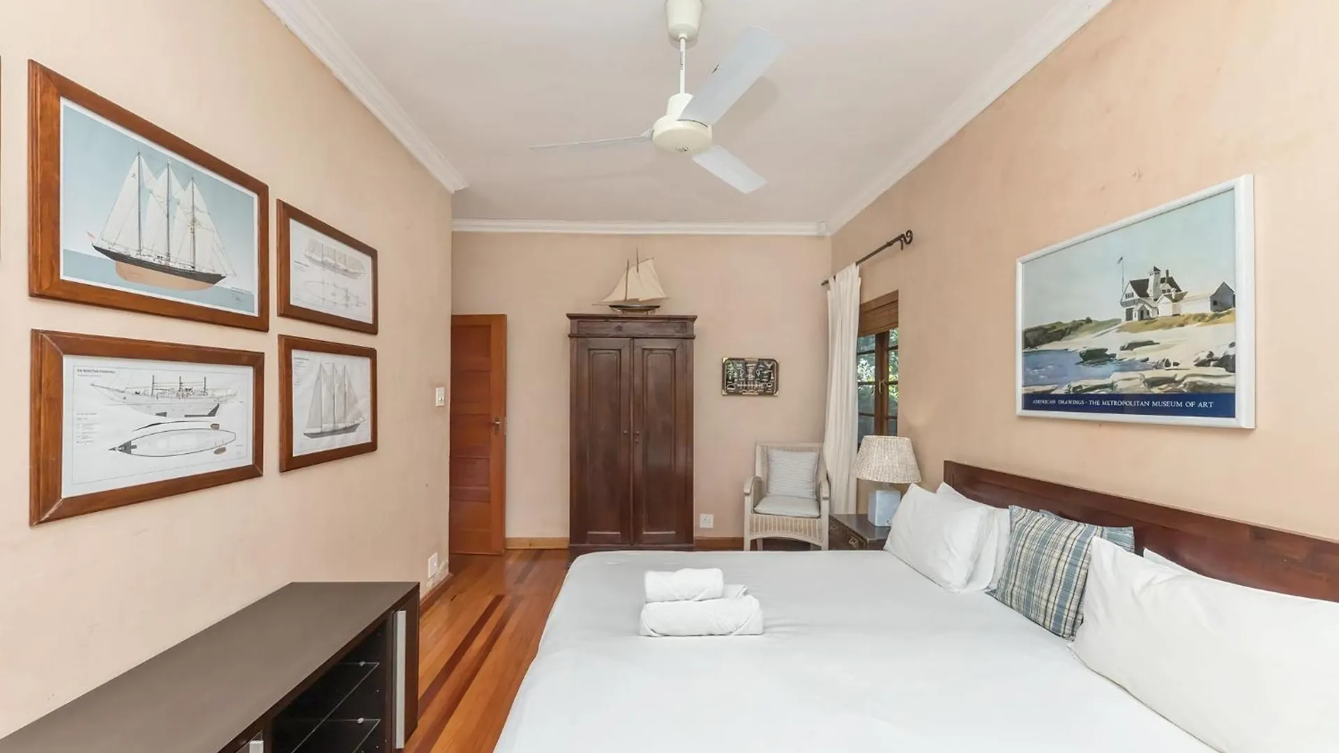 Charming Fresnaye Escape Apartment Cape Town