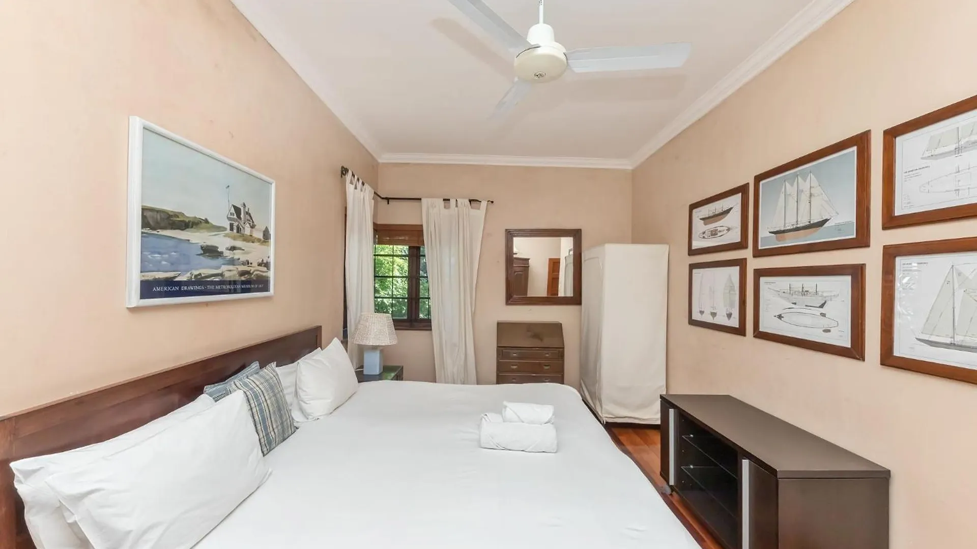 Charming Fresnaye Escape Apartment Cape Town