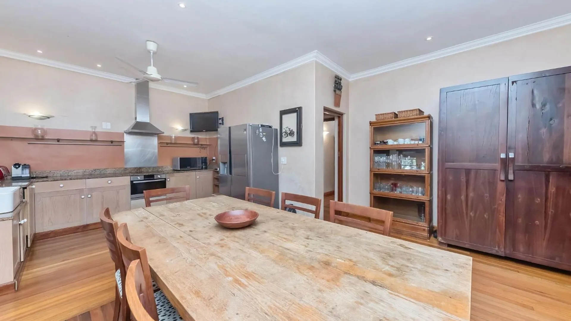Charming Fresnaye Escape Apartment Cape Town