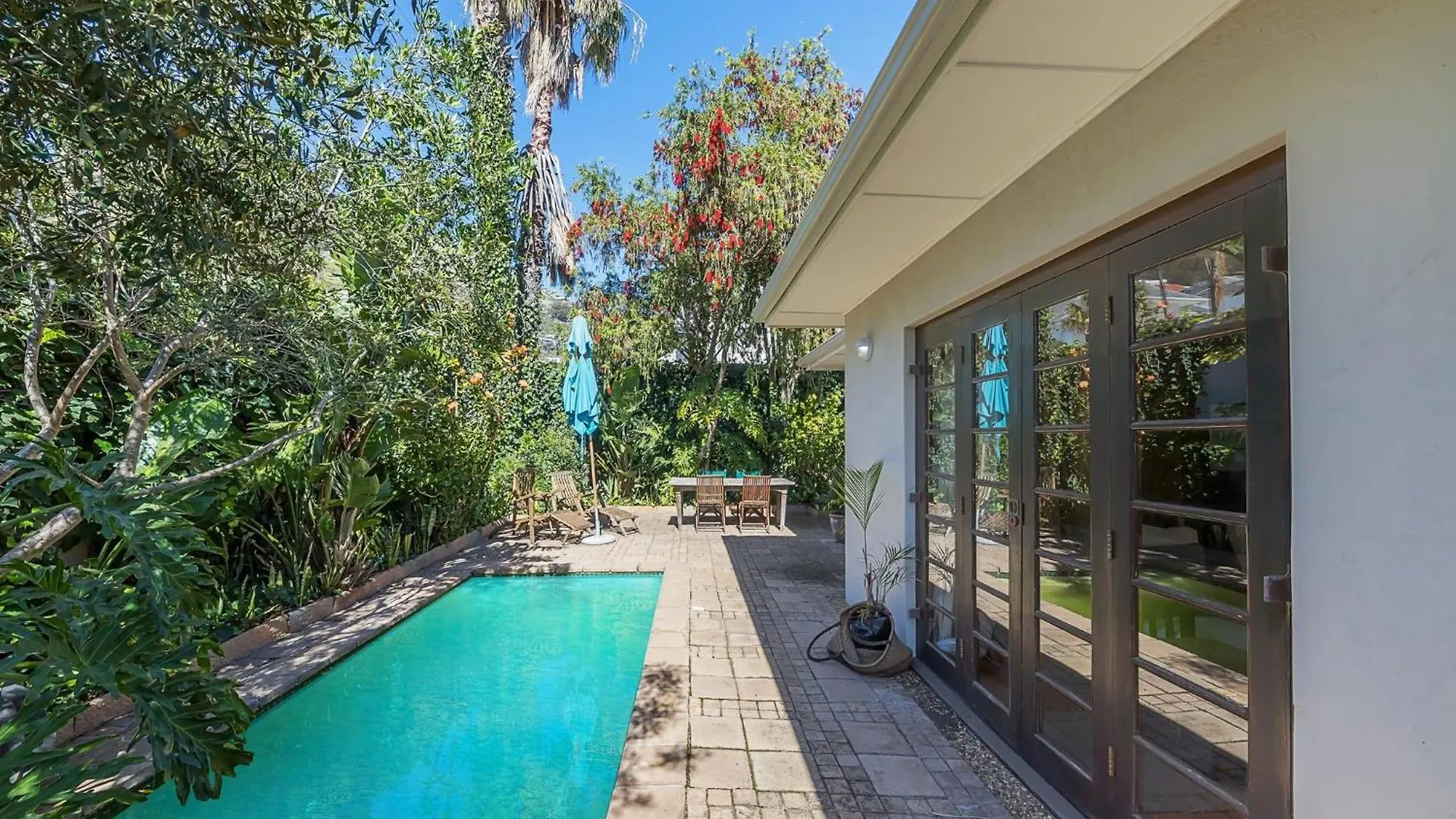 Charming Fresnaye Escape Apartment Cape Town